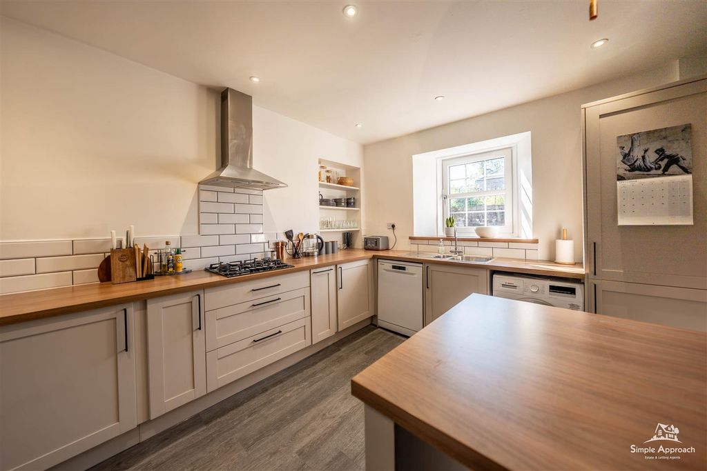 Property photo 3 of 42 Dsc03024-Hdr.Jpg