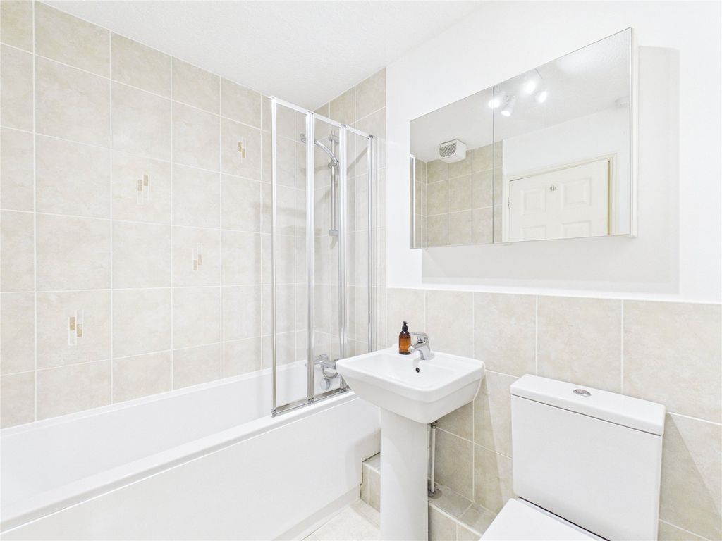Additional image 7 of 1 bed flat for saleGuildford, Surrey GU1