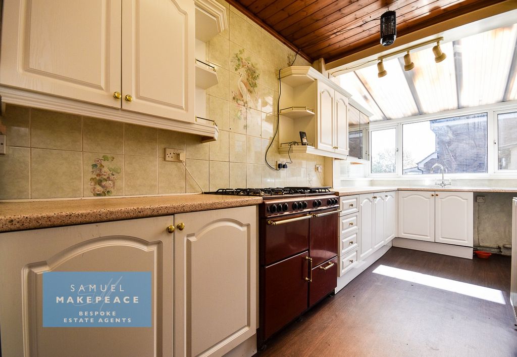 Property photo 3 of 18 Gallery