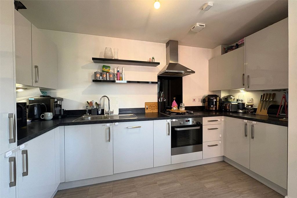 Property photo 3 of 13 Picture No. 10