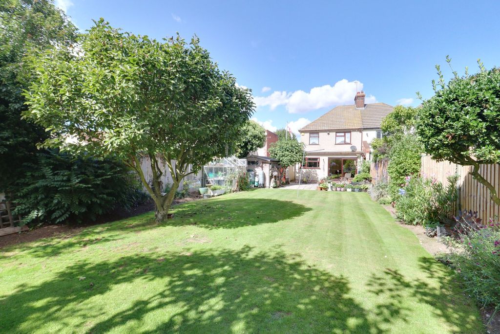 Property photo 2 of 22