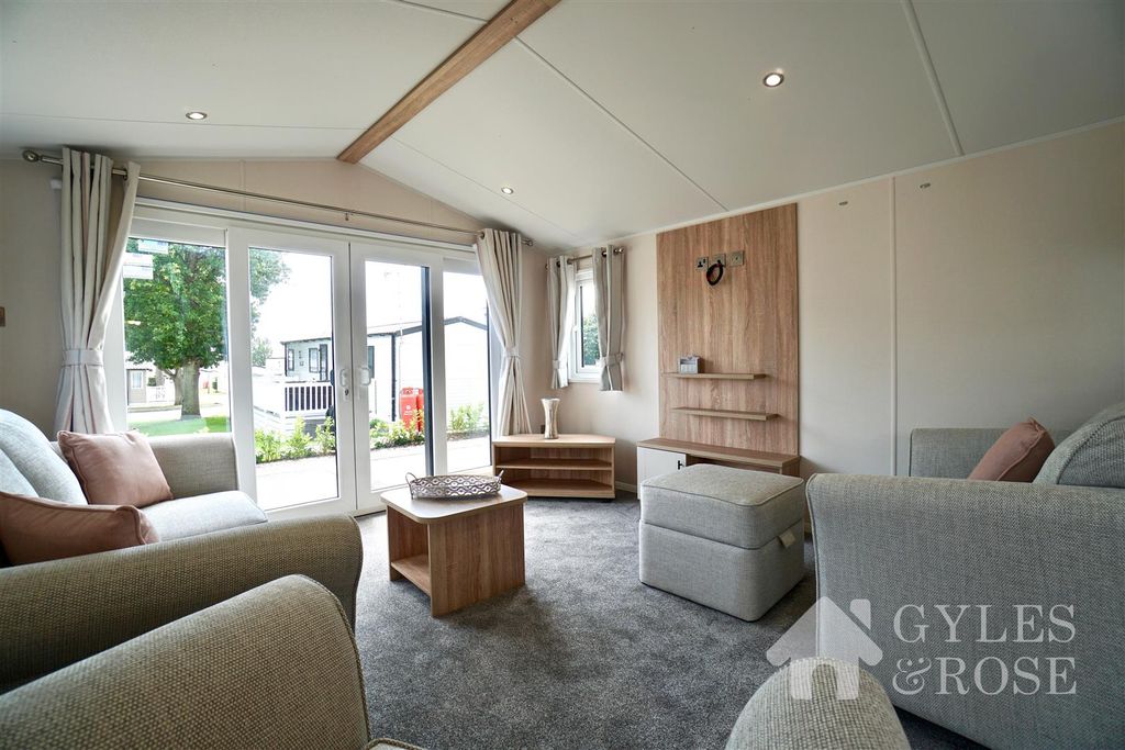 Property photo 3 of 15 Reception Room