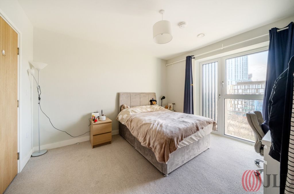 Property photo 3 of 18