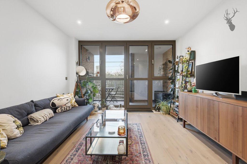 Property photo 2 of 22