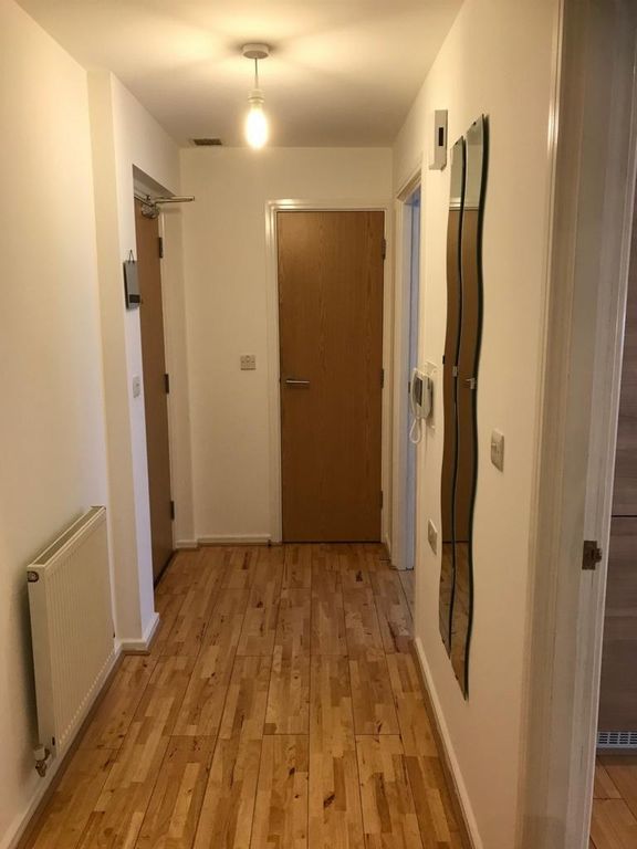 Property photo 3 of 8 Photo 6