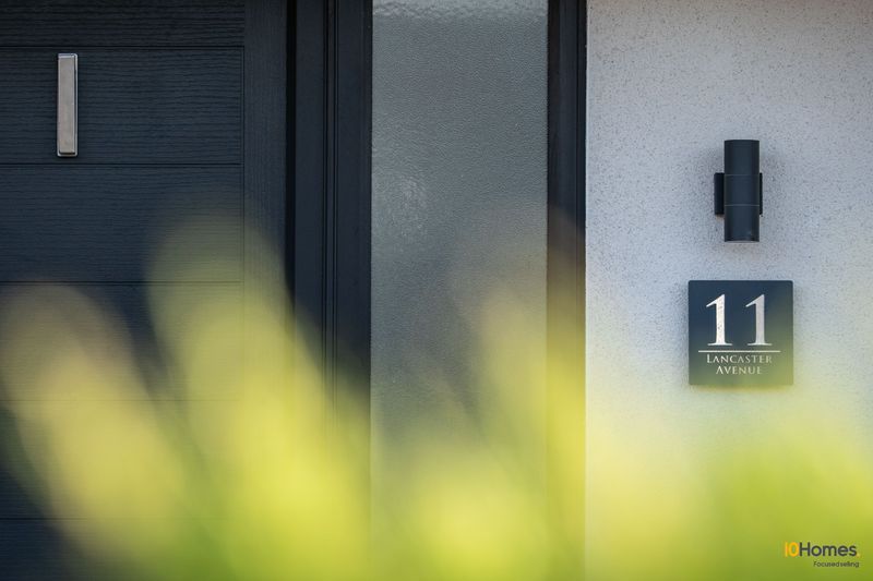 Property photo 3 of 34 Photo 11