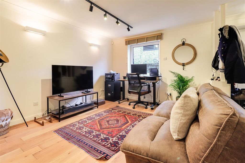 Property photo 3 of 19 Img (12).Jpg