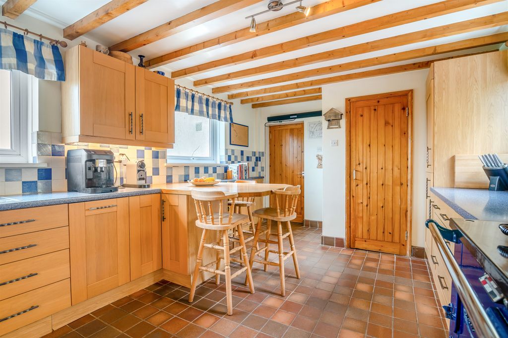 Property photo 3 of 46