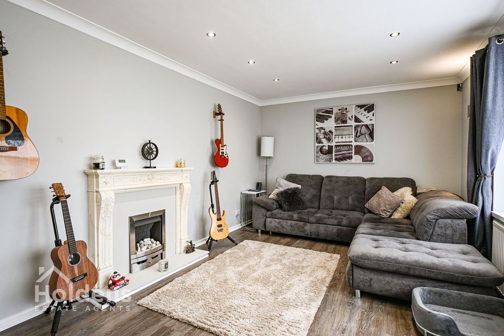 Property photo 2 of 23