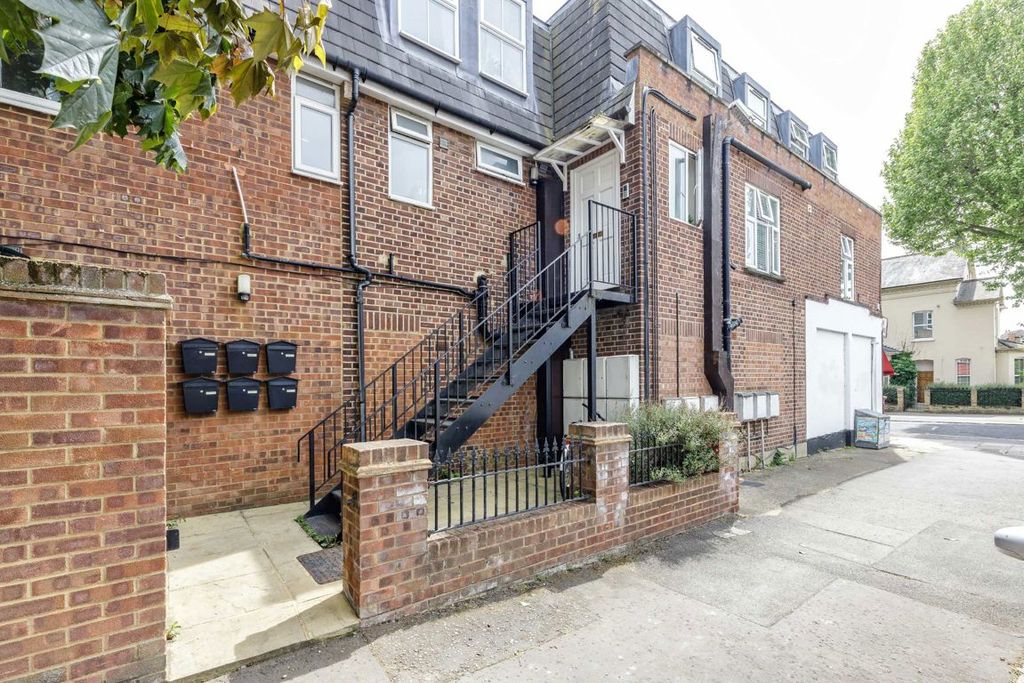 Property photo 1 of 5