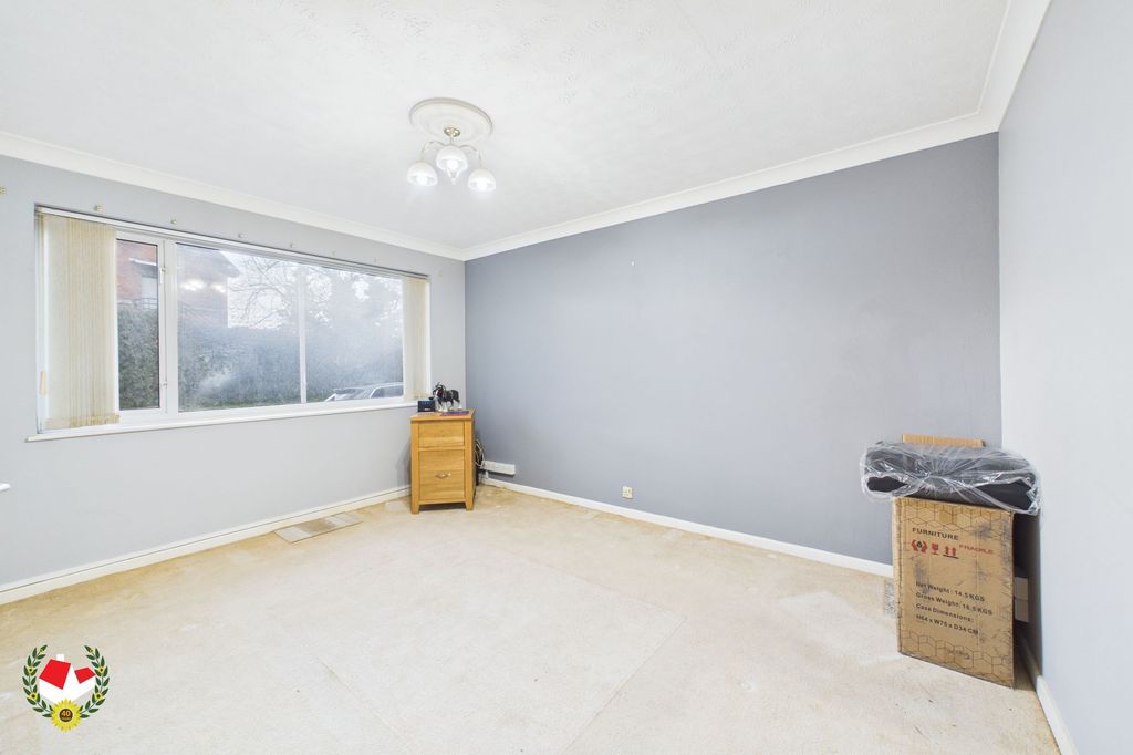 Property photo 2 of 8