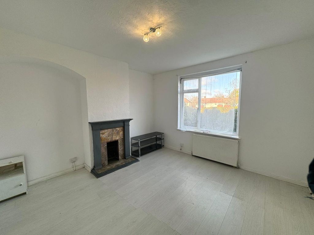 Property photo 2 of 12 Picture 2