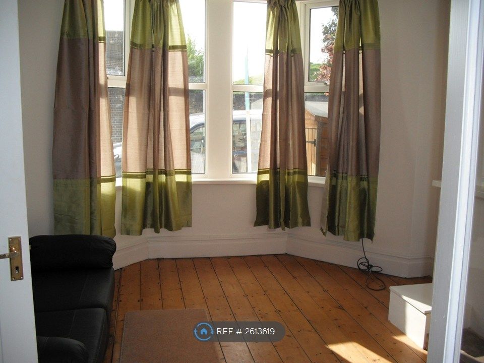 Property photo 2 of 9 Lounge