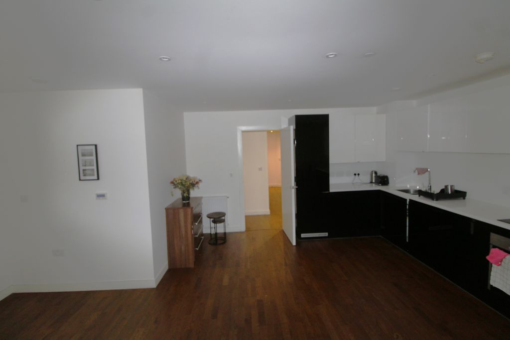 Property photo 2 of 28