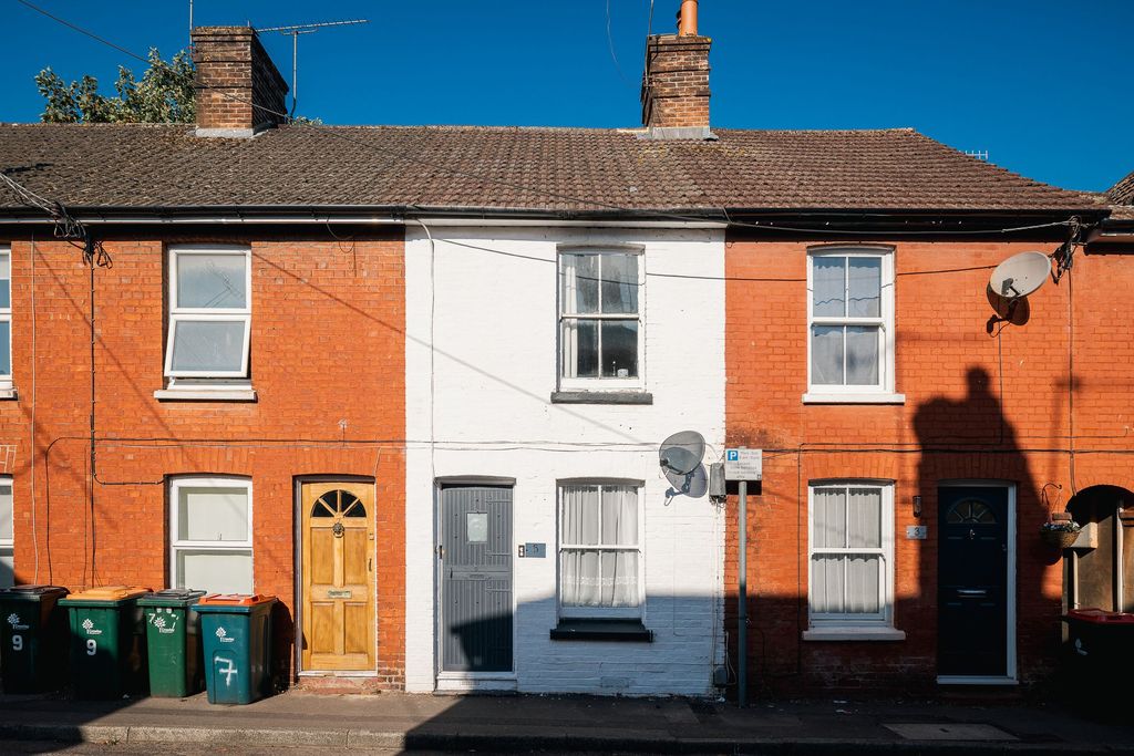 Property photo 1 of 9