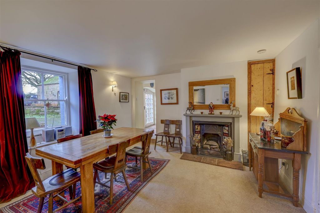 Property photo 3 of 25 Dining Room