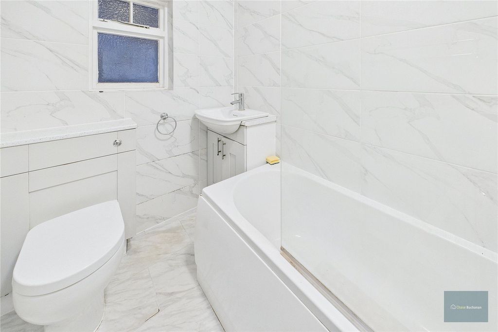 Property photo 3 of 6 Picture No. 01