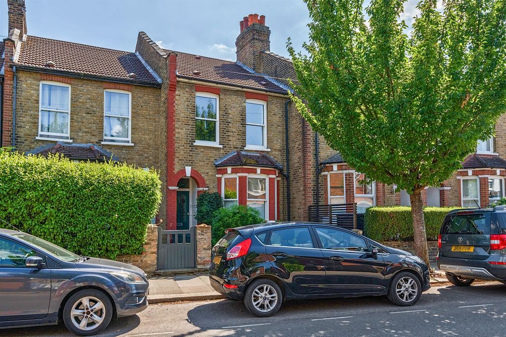Property photo 1 of 12