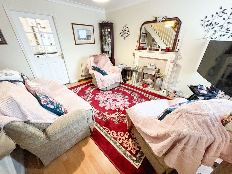 Property photo 3 of 9 Photo 9