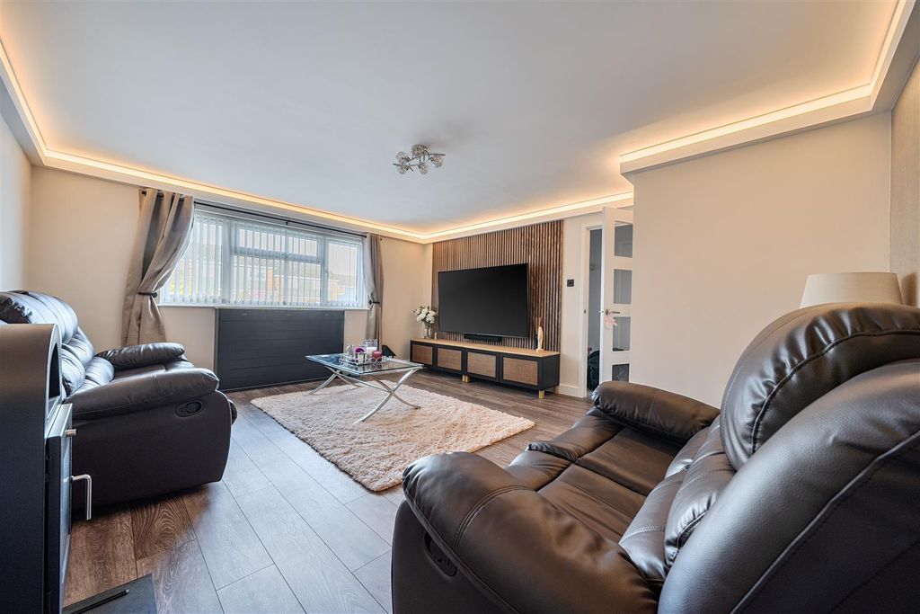 Property photo 2 of 24 1402189-20-696Fb3906B5Eb.Jpg