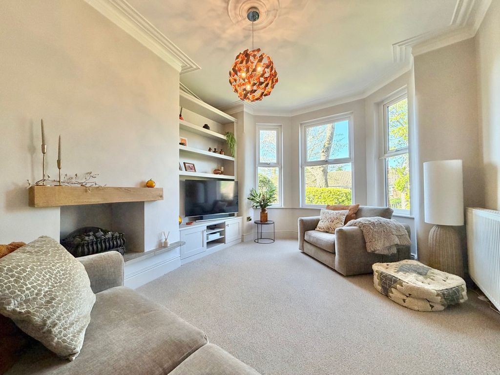 Property photo 3 of 31