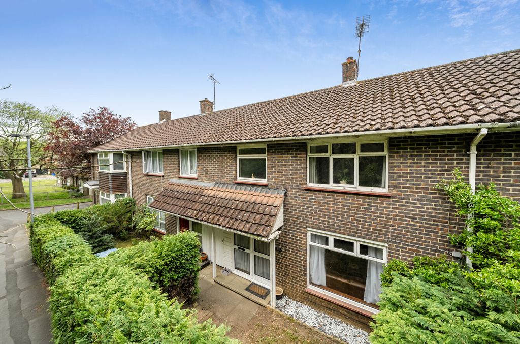 Property photo 1 of 16 1452082-20-69F0c8...