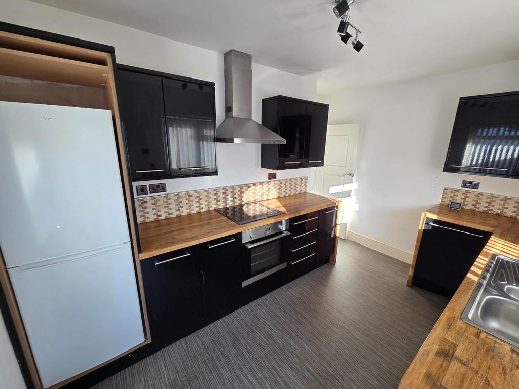 Property photo 2 of 10 Kitchen - 1.Jpg