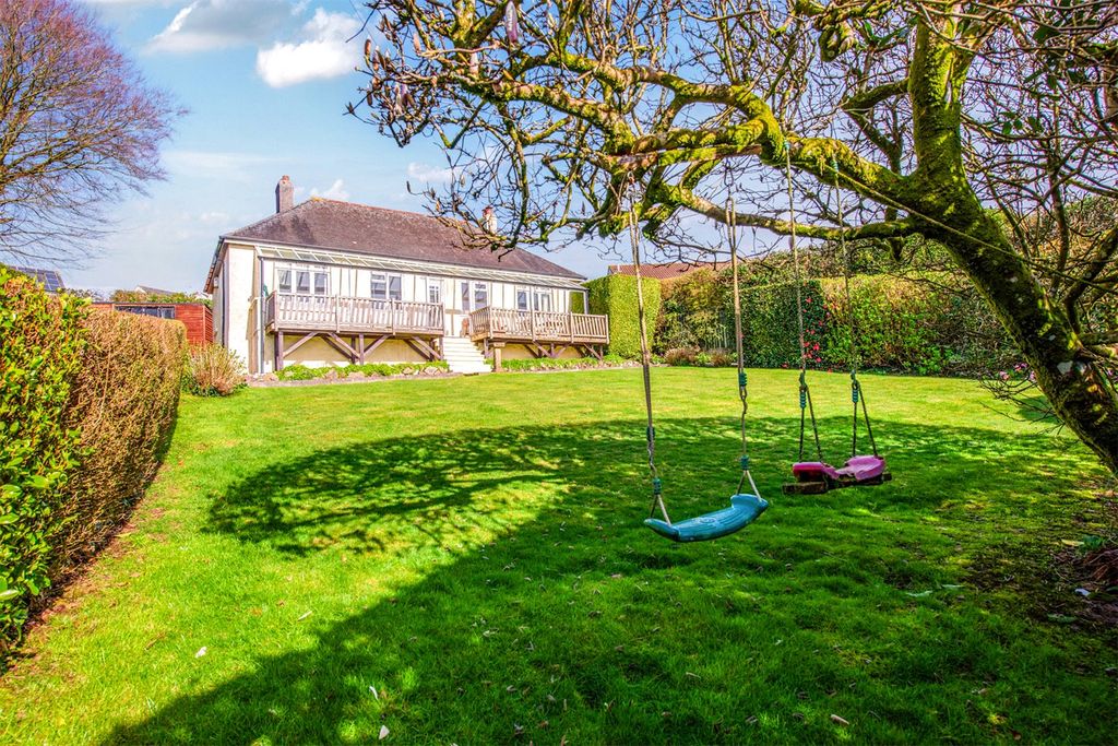 Property photo 2 of 34 Picture No. 13