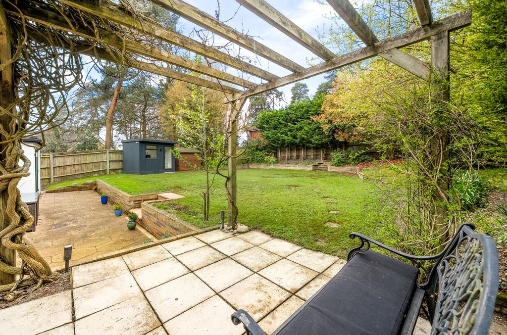 Property photo 2 of 22 1434835-39-69Ca48...