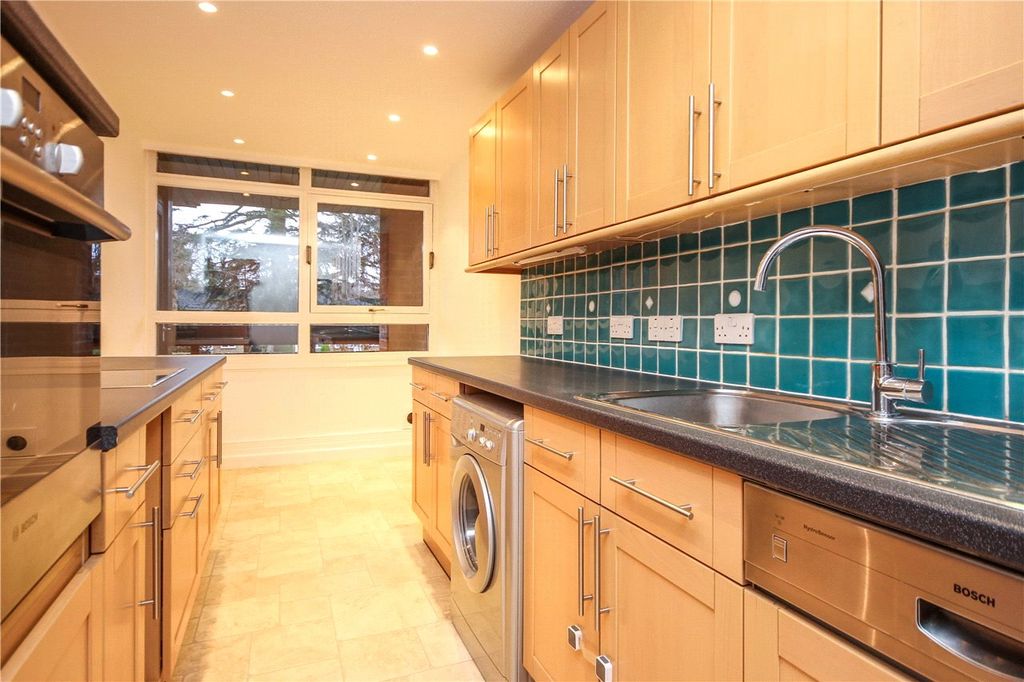 Property photo 3 of 10 Kitchen