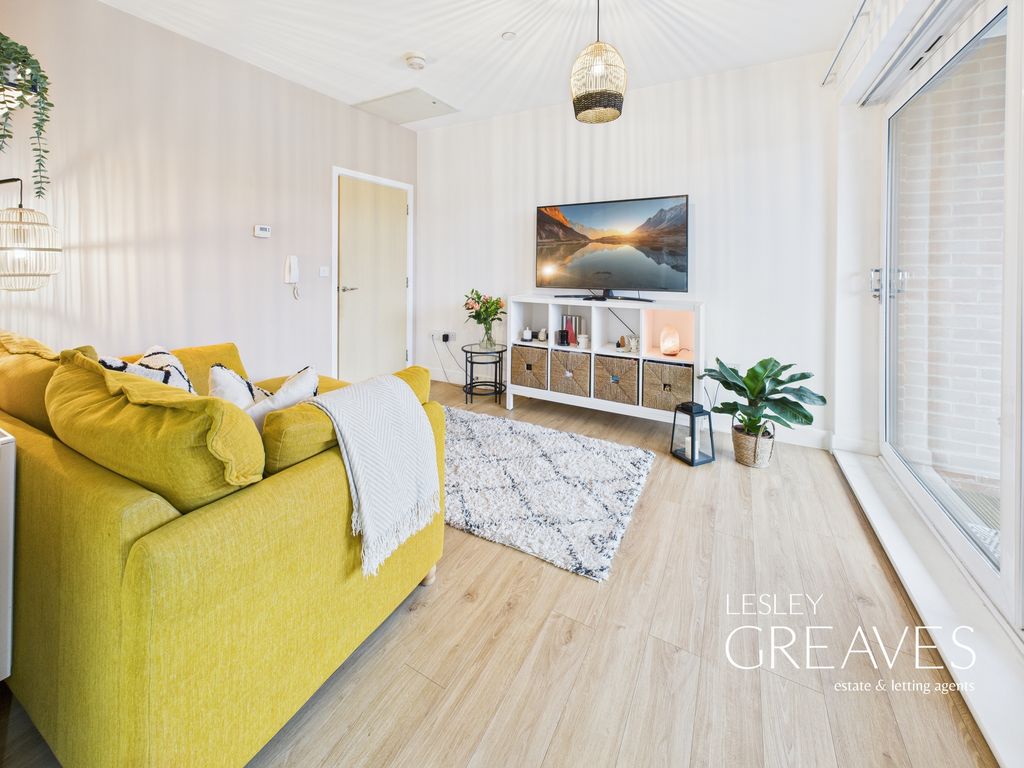 Property photo 1 of 14 Living Area