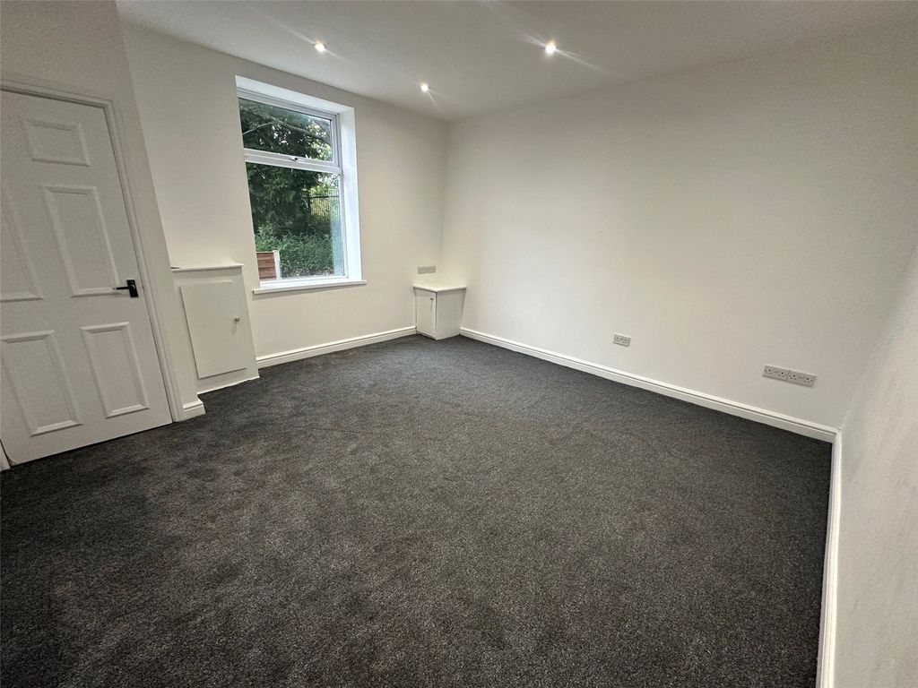 Property photo 3 of 13 Picture No. 02