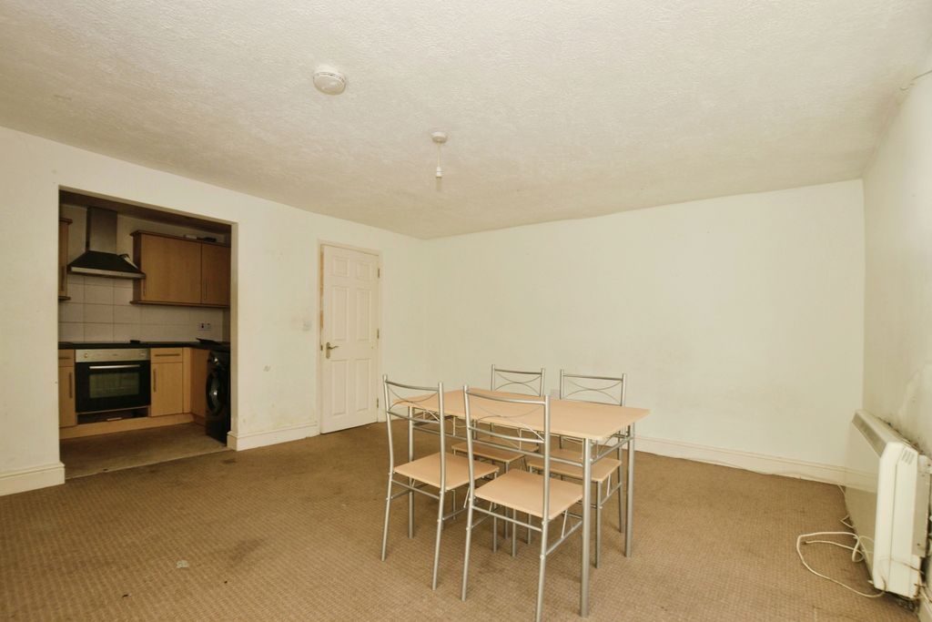 Property photo 3 of 7 Living/Dining Room