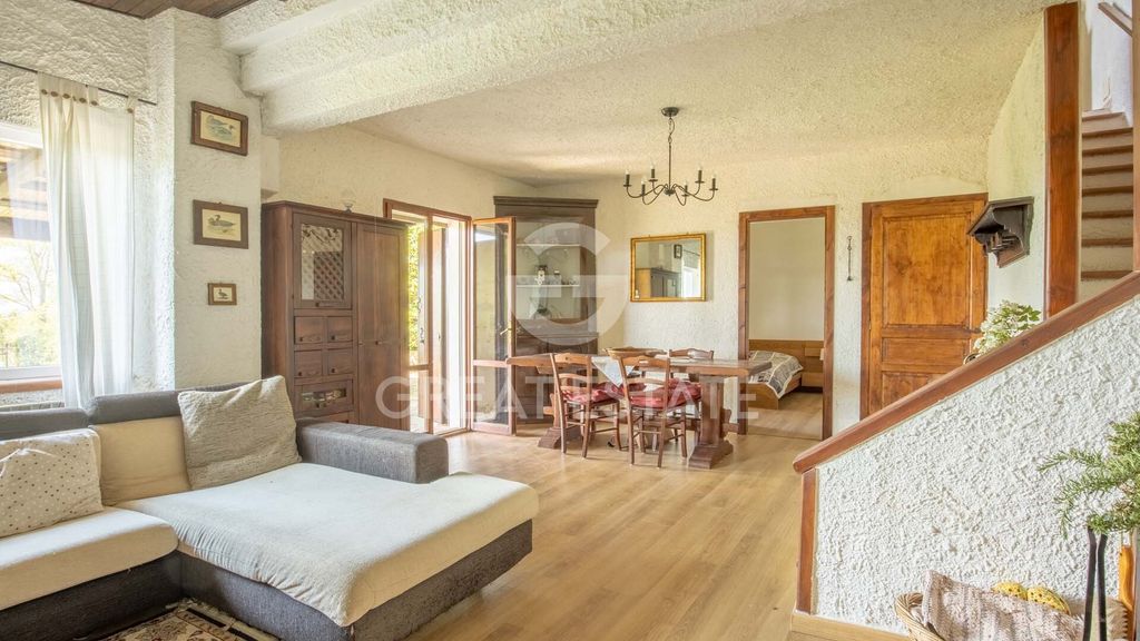 Property photo 2 of 25 Interiors