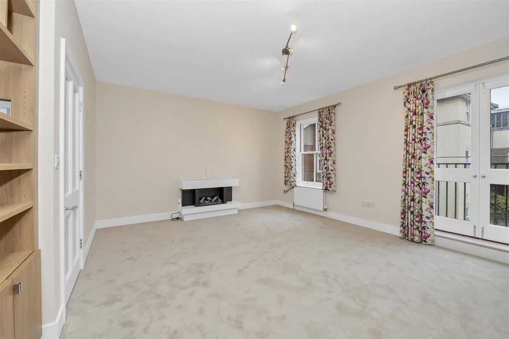 Property photo 3 of 22 Dcp_0986.Jpg