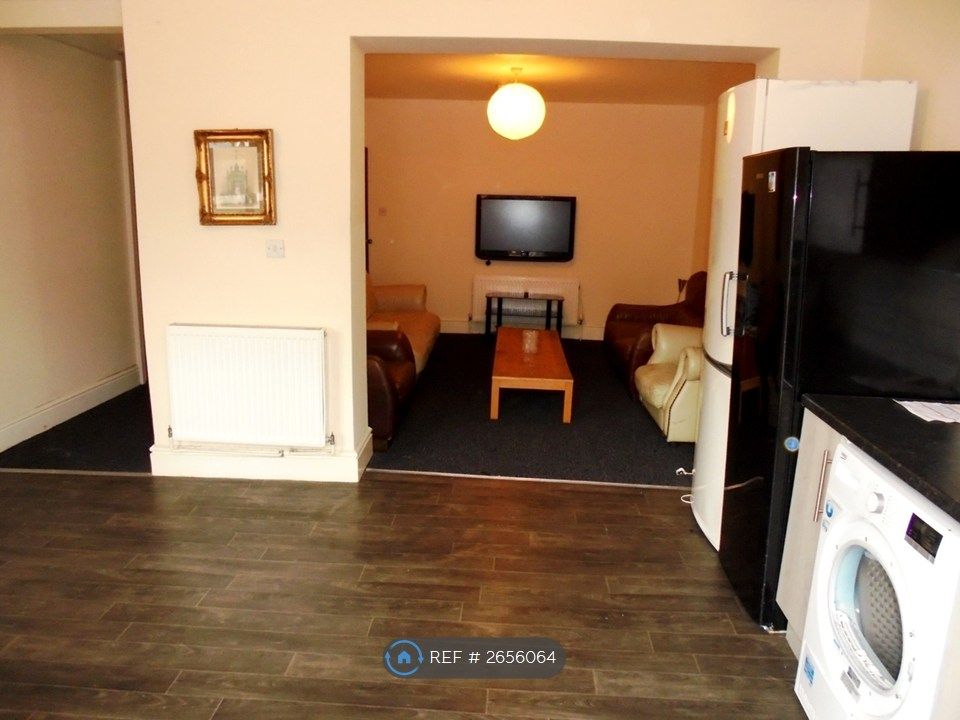 Property photo 3 of 27