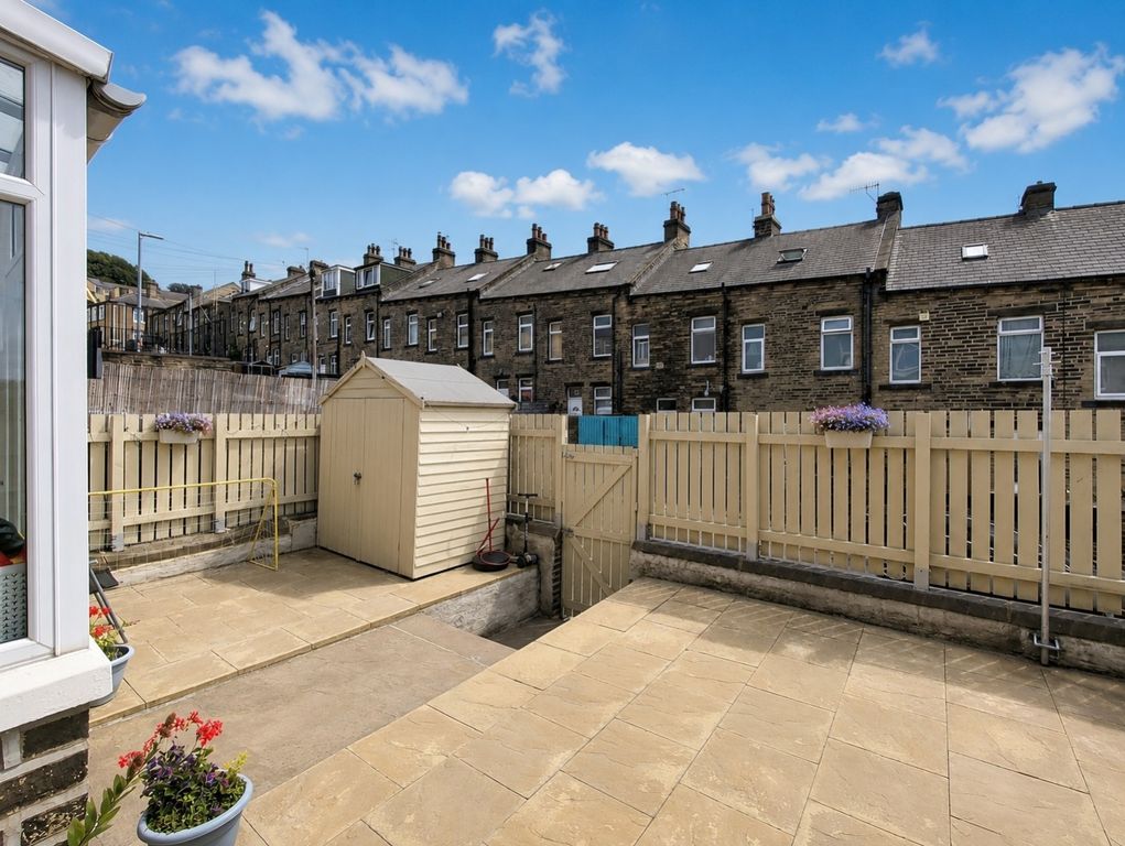 Property photo 2 of 18 13-Siddal-Grove_Ewemove (8)