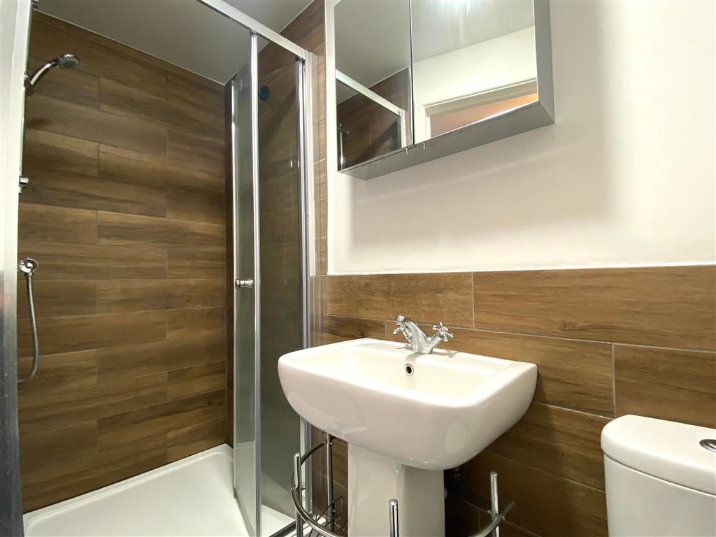 Property photo 3 of 6 Bathroom