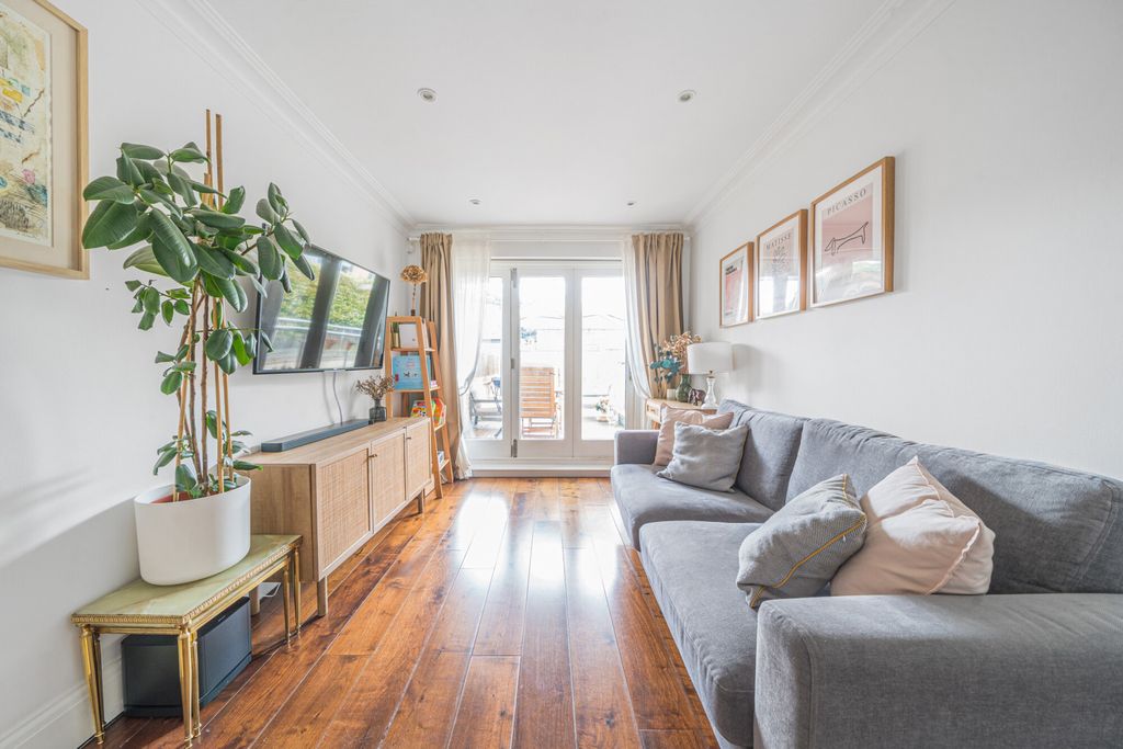 Property photo 3 of 19 1316074-12-685d36...