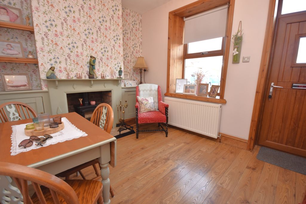 Property photo 2 of 22