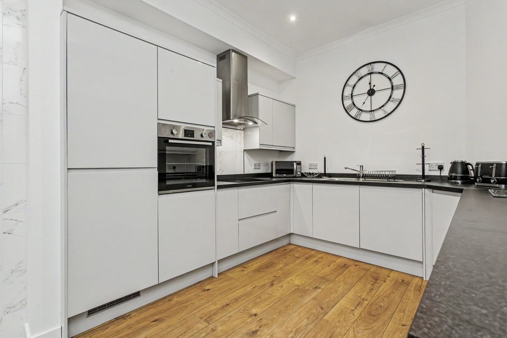 Additional image 5 of 2 bed flat for sale21/8 High Calside, Paisley PA2