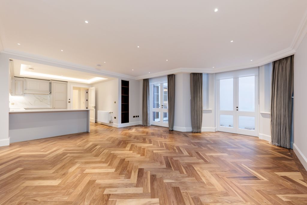 Property photo 1 of 20 Sloane Gardens 41...