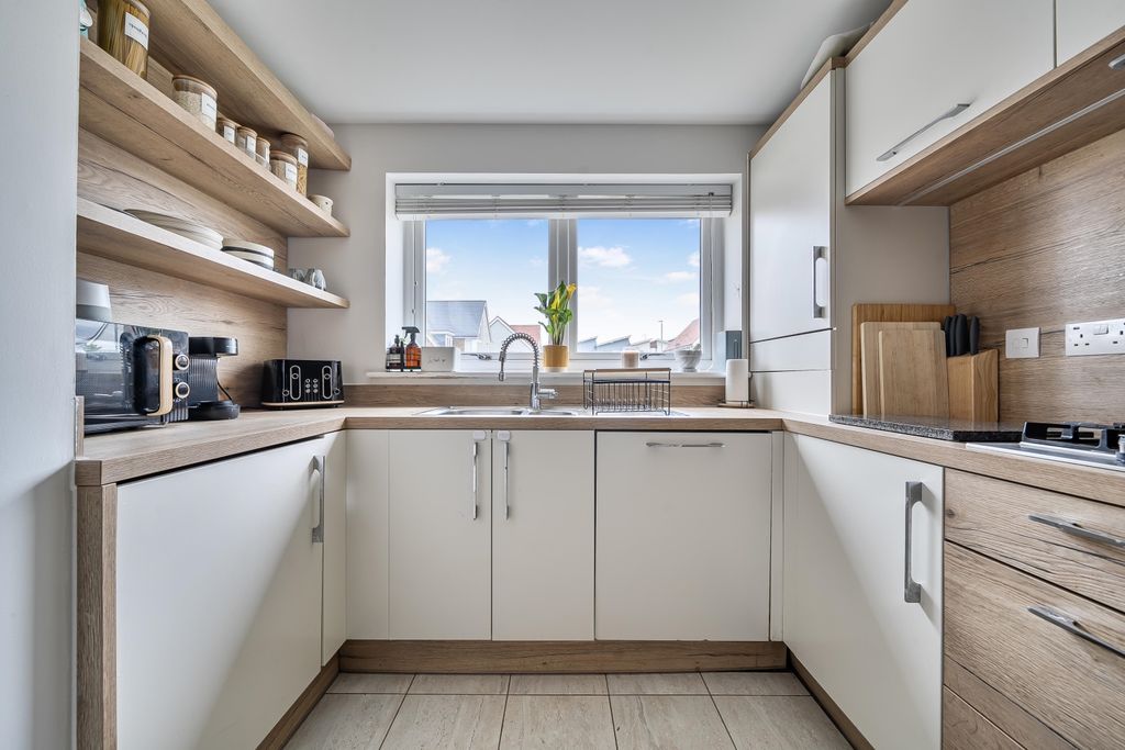 Property photo 2 of 20 Kitchen