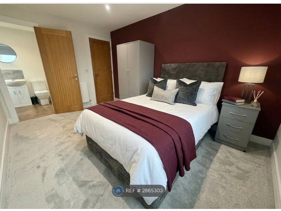Property photo 1 of 23 Room 7