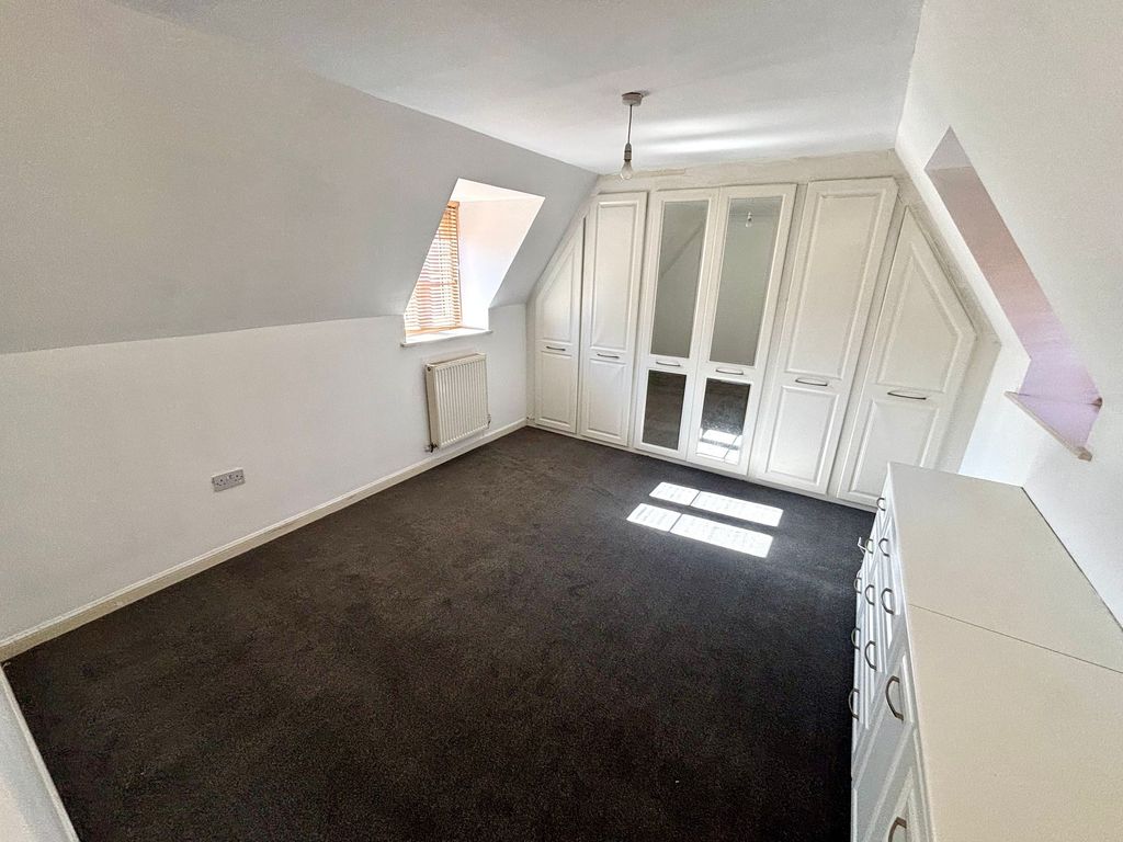 Property photo 3 of 36