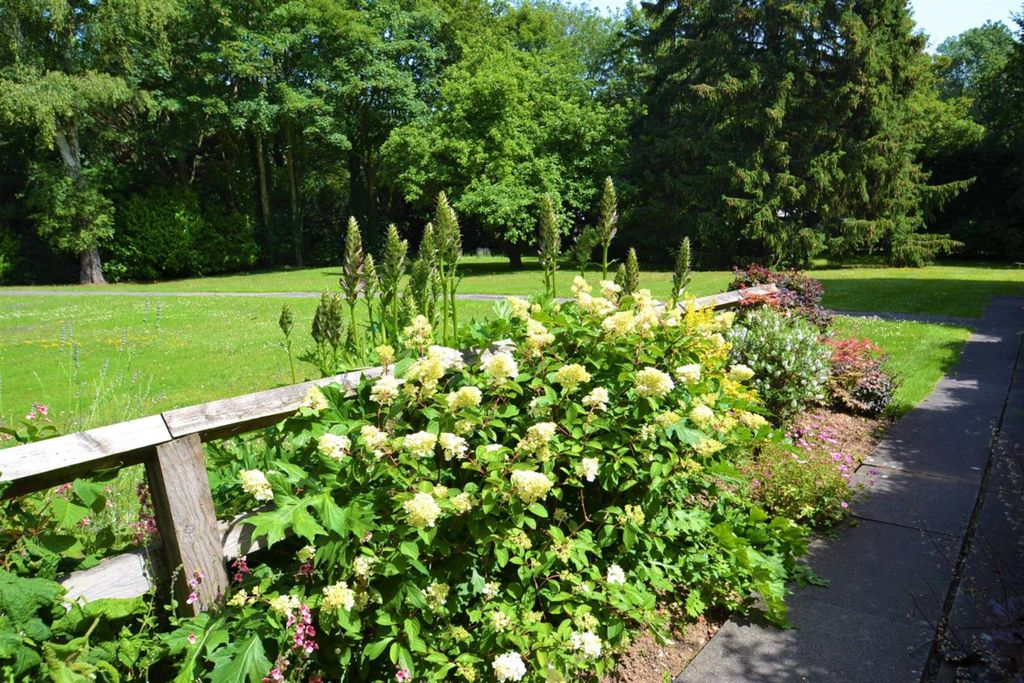 Property photo 2 of 12 Photo