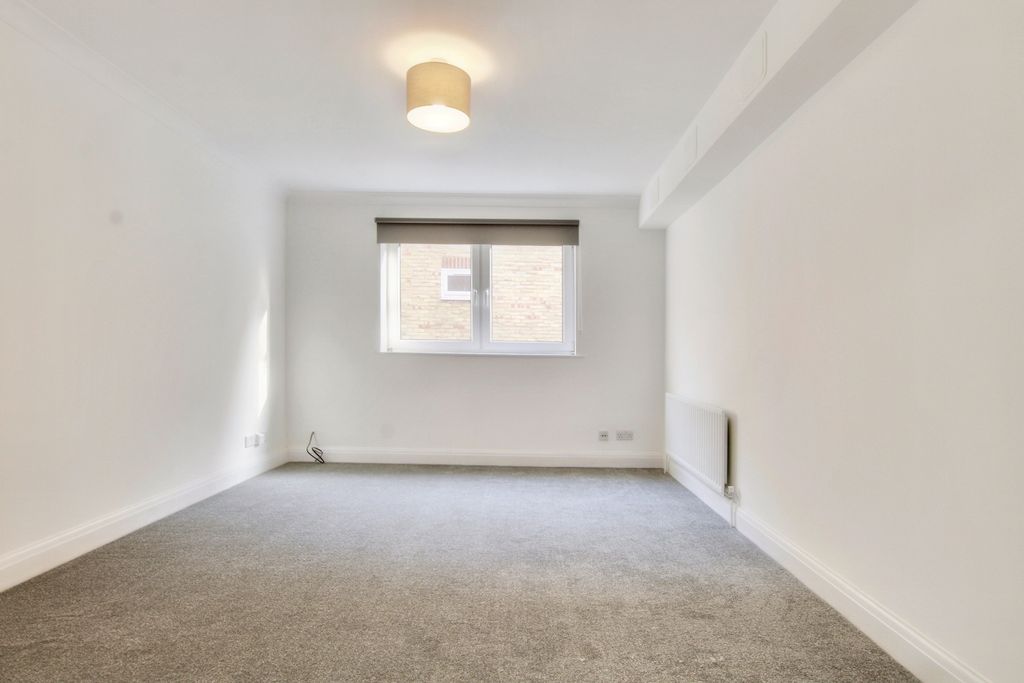 Property photo 2 of 9 2-Lounge.Jpg