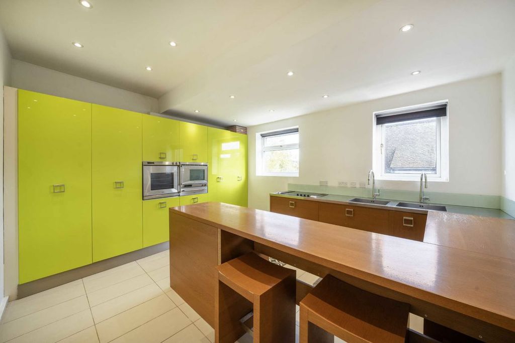 Property photo 3 of 7