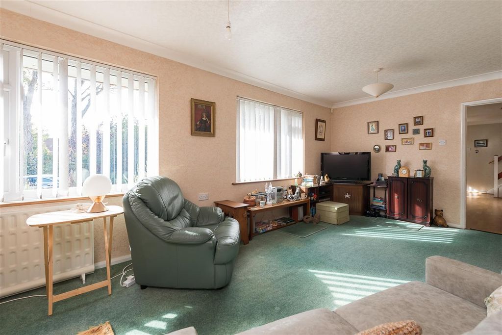 Property photo 3 of 24
