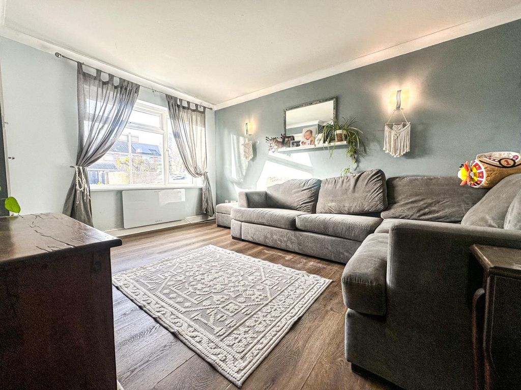 Property photo 3 of 11 5054095